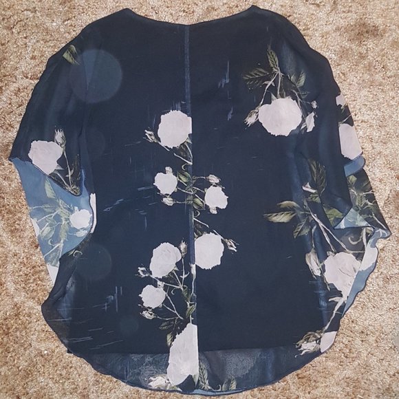 Teaberry Batwing Sleeve Poncho Shirt Blouse with Rose Print - Picture 4 of 4